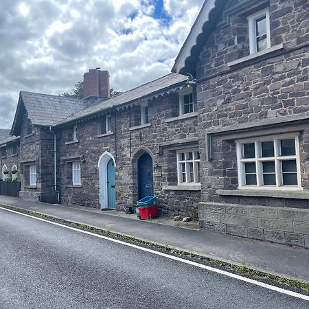 Yew Tree Cottage, 3 Bedroom, 4 Church Row Defynnog Devynock Exterior photo