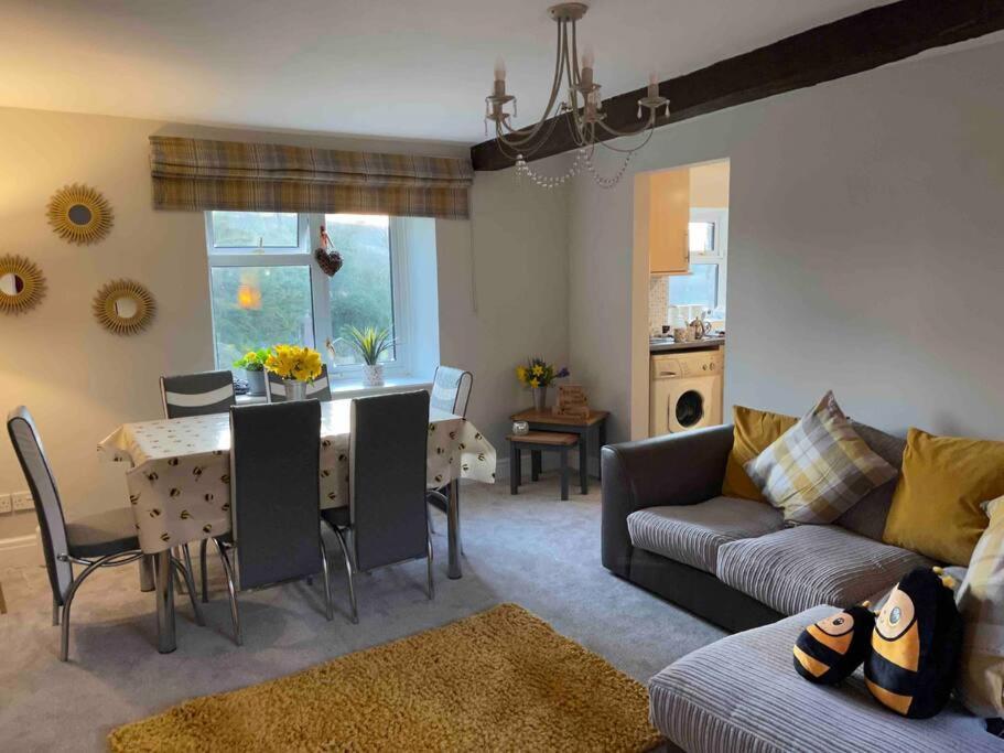 Yew Tree Cottage, 3 Bedroom, 4 Church Row Defynnog Devynock Exterior photo
