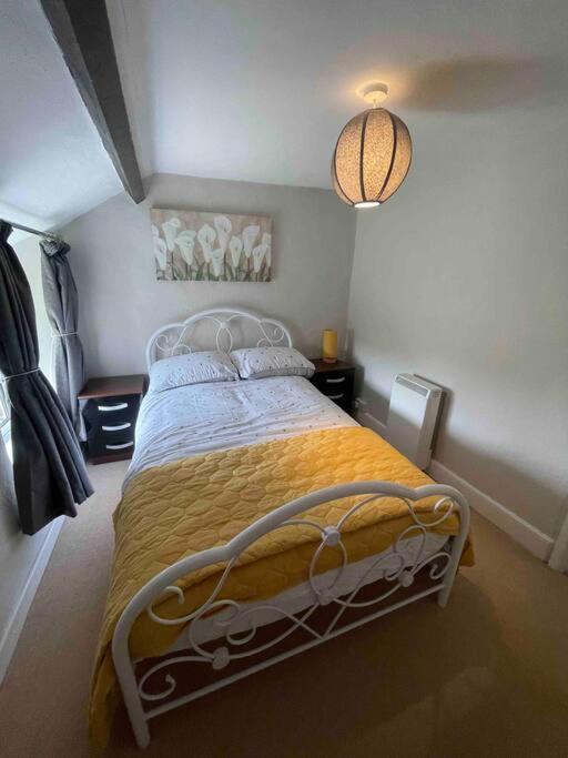 Yew Tree Cottage, 3 Bedroom, 4 Church Row Defynnog Devynock Exterior photo